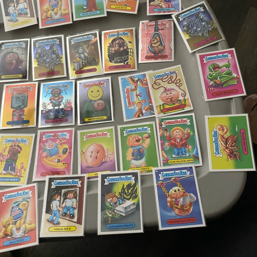 Collector Cards - Assorted Color Set - Picture 2 of 3